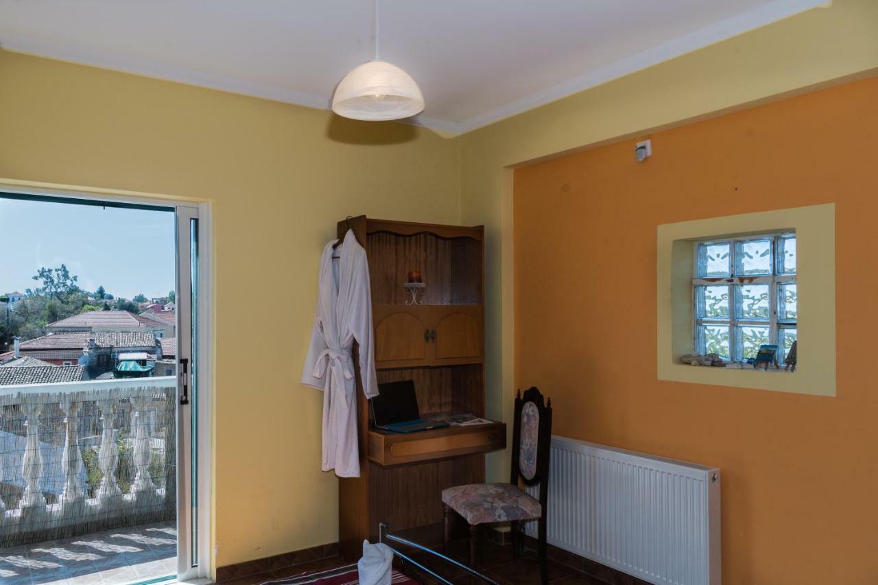 Modern Flat With Beautiful Views In South Of Corfu Apartment Lefkimmi  Bagian luar foto